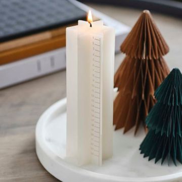 Stervormige kerst kalenderkaars wit 18x6 cm