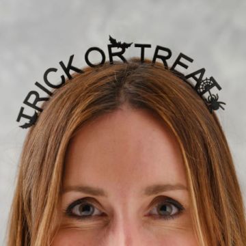 Zwarte Halloween metalen haarband met Trick or Treat tekst