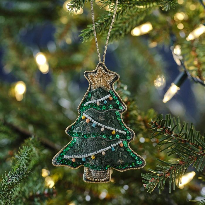 Groene kerstboom hangend kerstfiguur in fluweel 8x8 cm
