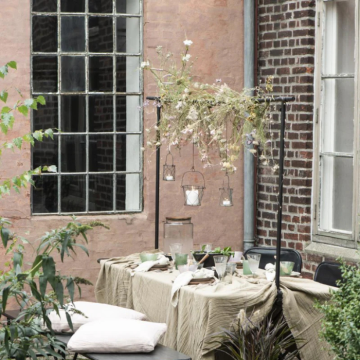 Zwart decoratiestandaard voor tafel 88x123-180 cm