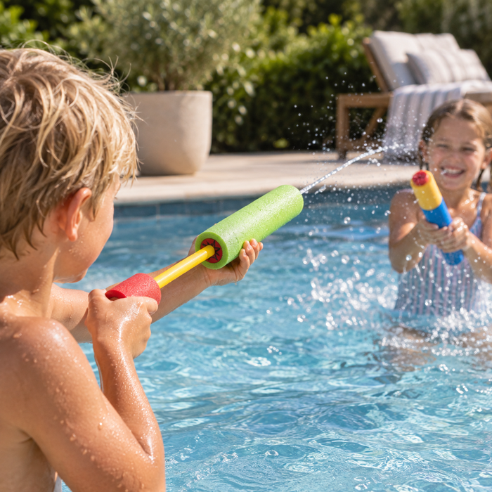 Schuim waterpistool 44 cm assorti kleur