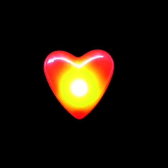 Rode knipperende LED hartbadge 3,5 cm