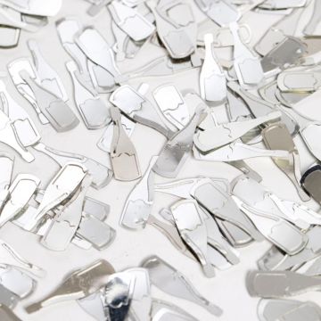 Zilverkleurige champagnefles tafelconfetti - 14 g