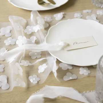 Tafelloper met witte bloemen - 5 meter