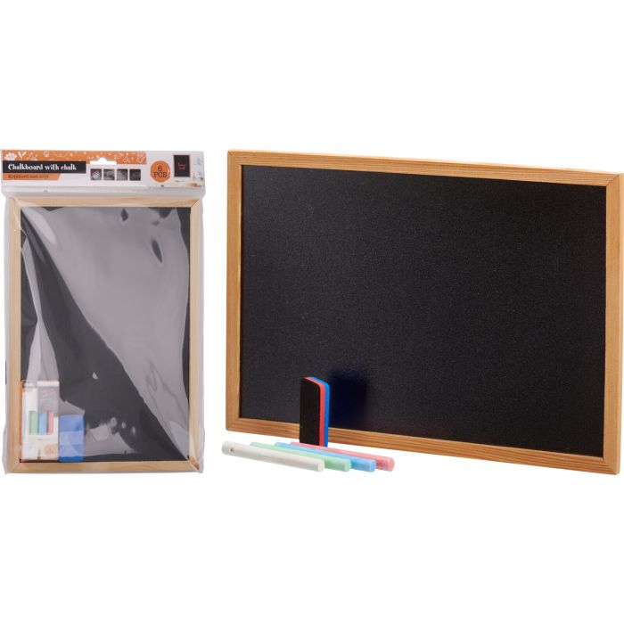 Schoolbord in houten frame met krijt en spons