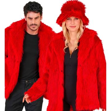Rode faux fur jas met rock uitstraling voor het feest